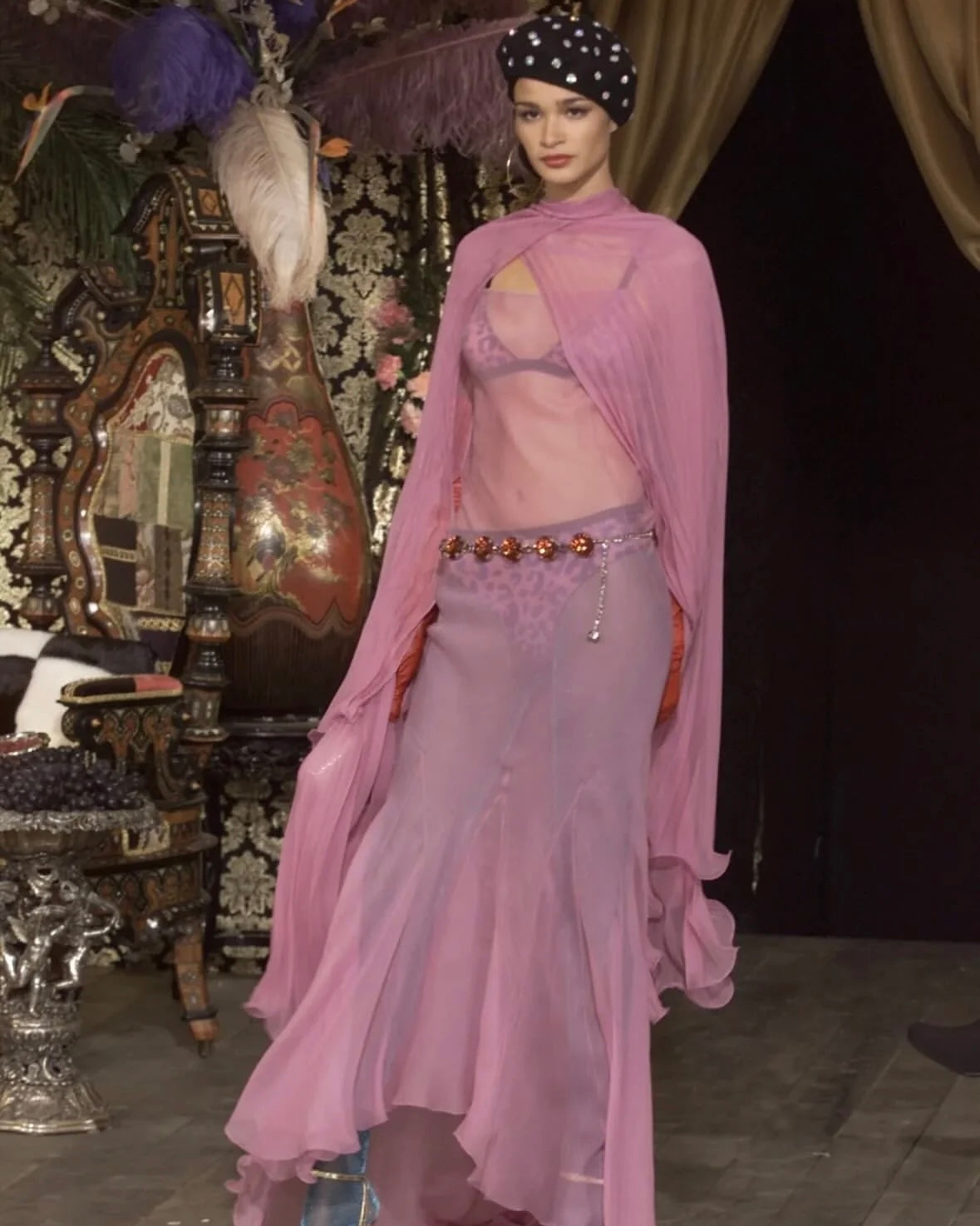 00s archive Dolce & Gabbanaカシミヤ100% Dolce & Gabbana 2000 Silk Dress & Stole – COUL ARCHIVE